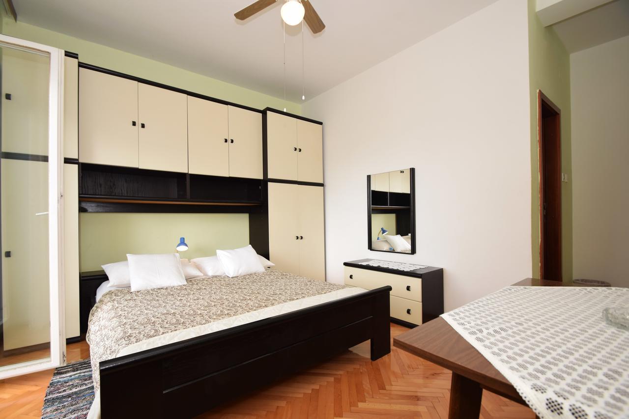 Apartments Mira Starigrad Paklenica Rum bild