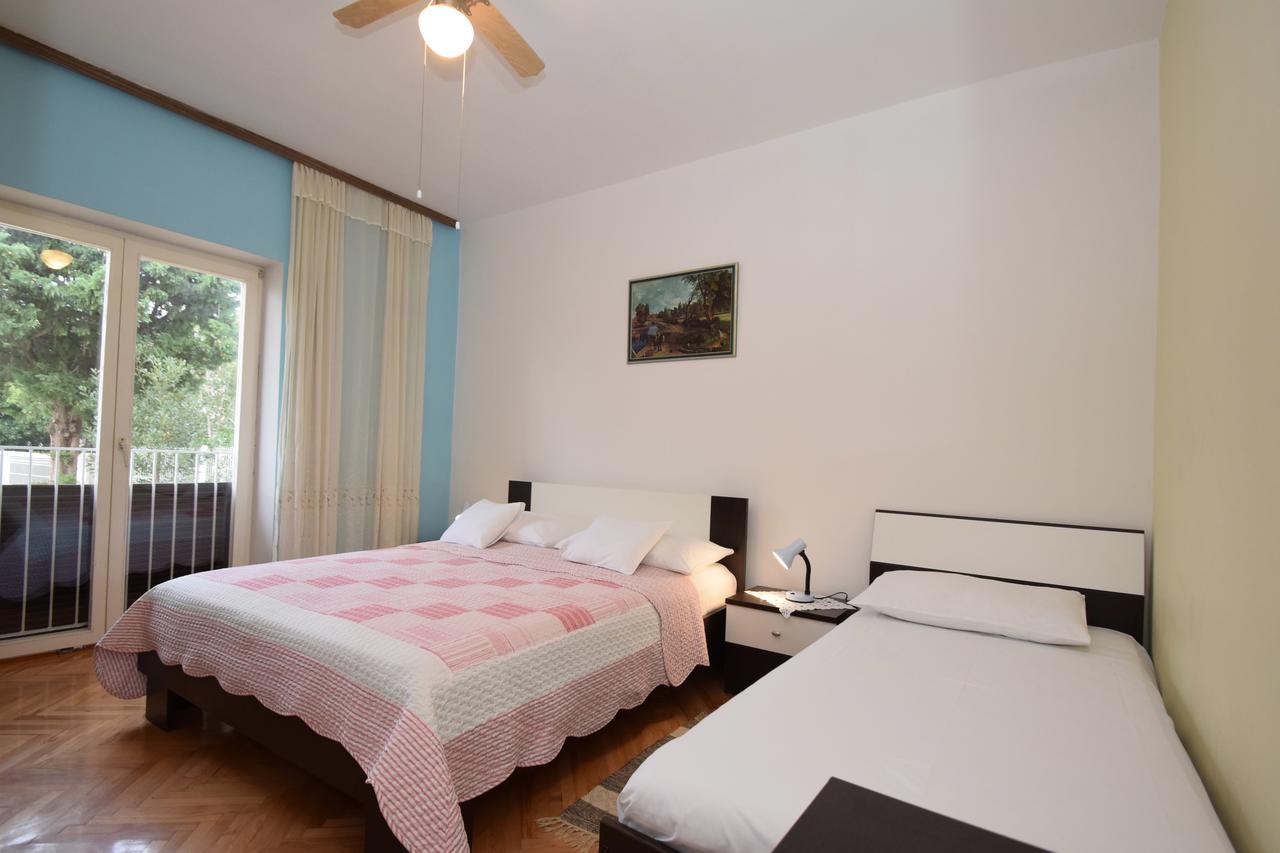 Apartments Mira Starigrad Paklenica Rum bild