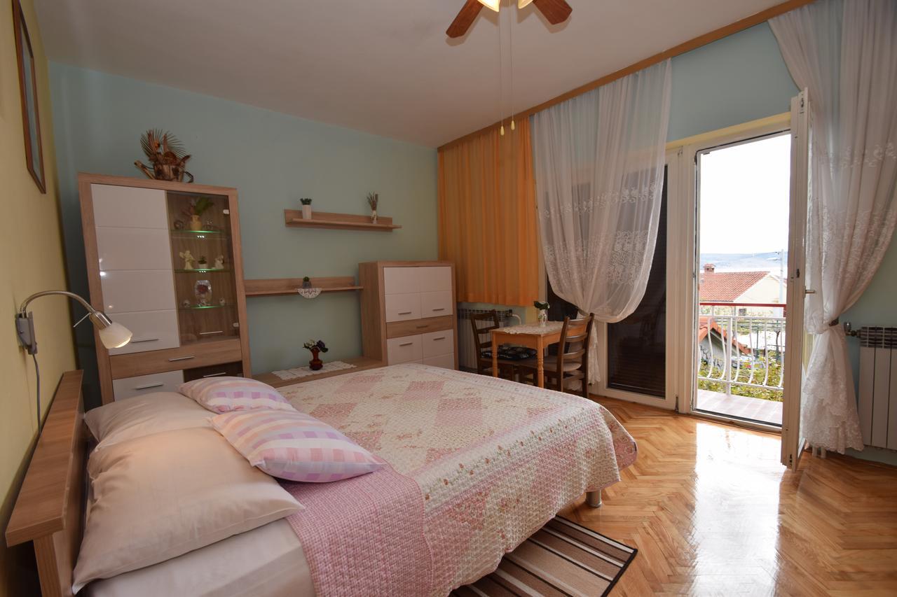 Apartments Mira Starigrad Paklenica Rum bild