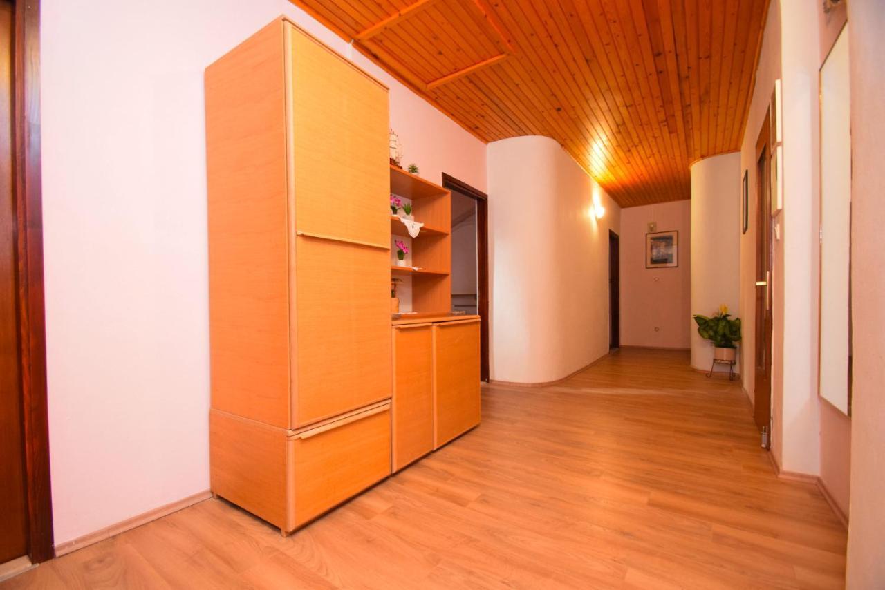 Apartments Mira Starigrad Paklenica Exteriör bild